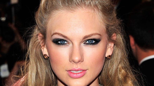 Taylor Swift obsessed fan arrested for trespassing