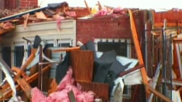 1 dead after series of tornadoes hit Plains, Midwest