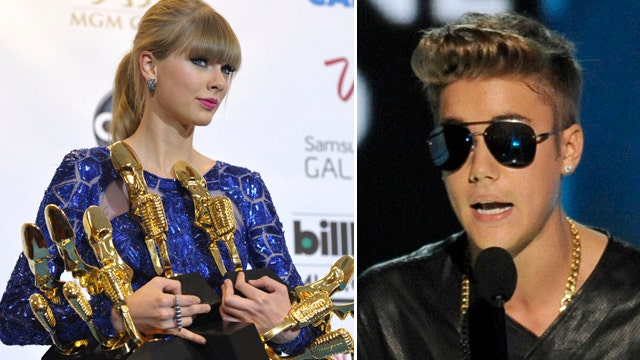 Bieber booed, Swift wins big at Billboard Music Awards