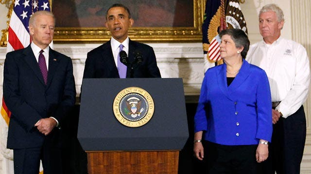 Obama responds to Oklahoma tornado amid Washington scandals