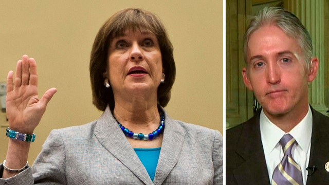Did IRS official wave Fifth Amendment rights at hearing?
