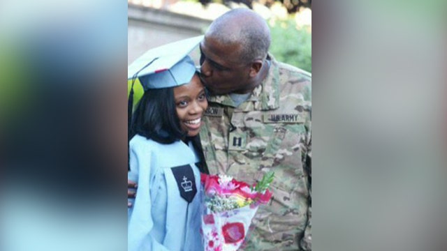 Soldier dad surprises daughter at graduation