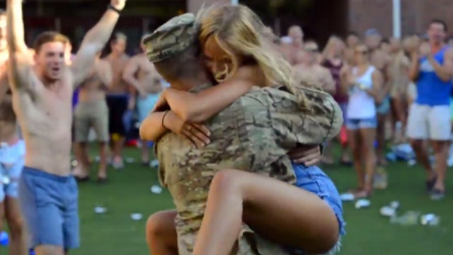 Soldier surprises girlfriend with return