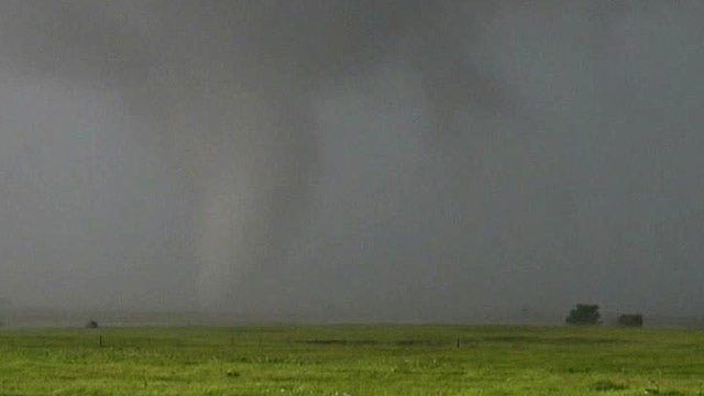 Tornado deaths re-igniting debate over storm chasing