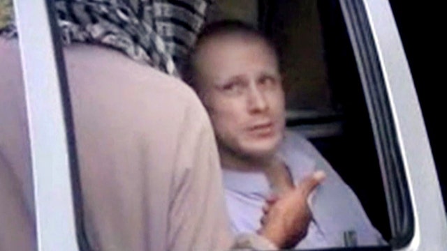 Taliban release video of Bergdahl handover 