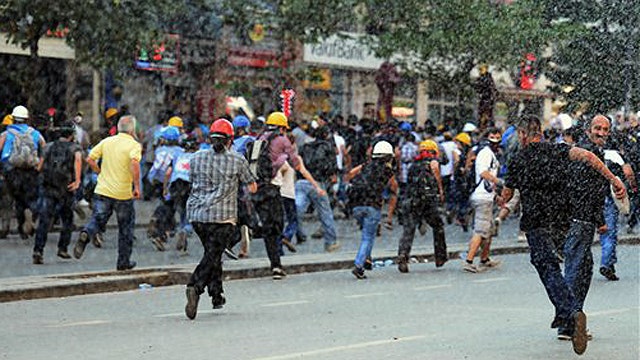 Political unrest rages on in Turkey