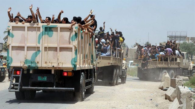 Iraq fortifies Baghdad as militants gain ground