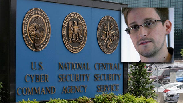 How do contractors like Snowden get security clearance?