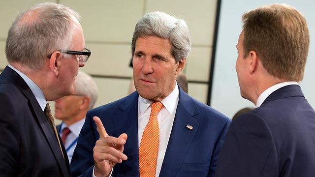 Kerry’s pushes for a united Iraq amid Syria, Iran concerns