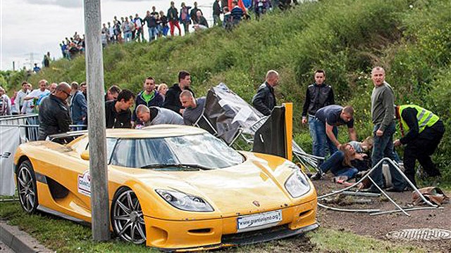 Car crashes into spectators at show in Poland