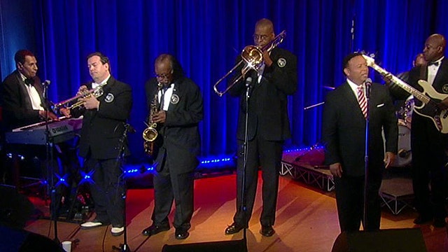 NYC's Cotton Club band performs 'America the Beautiful'