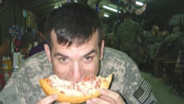 US service members get a taste of pizza away from home
