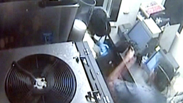 Two crooks break into, rob Fla. Taco Bell