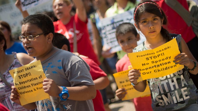 How is US gov't handling wave of illegal immigrant children?