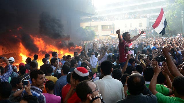 Violent clashes over political unrest in Egypt