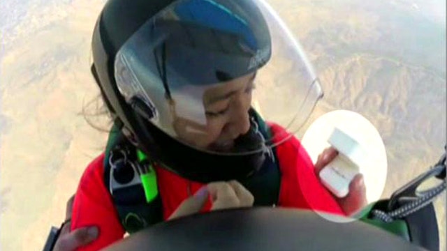 Man proposes to girlfriend at 12,500 feet