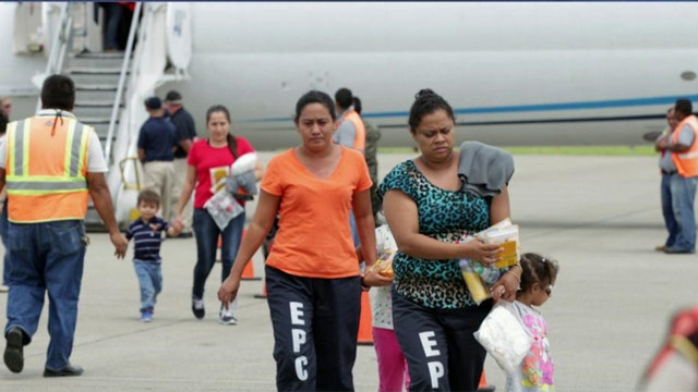 First plane of illegal immigrants returns to Central America