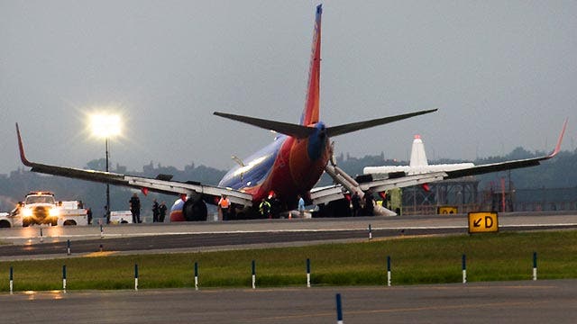 Southwest Airlines flight loses front wheels