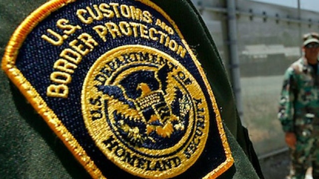 DOJ drops charges against border agent in corruption sting