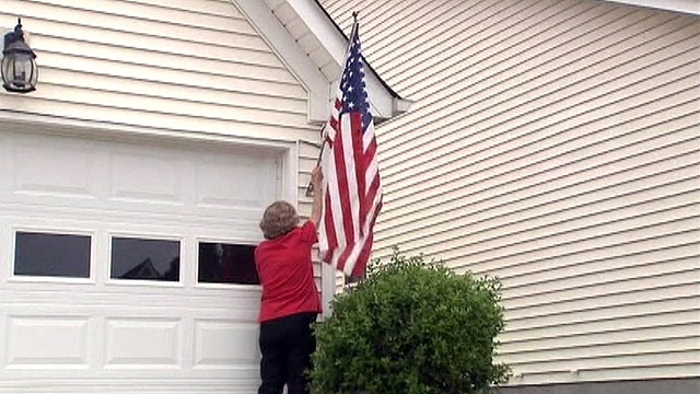 Dying vet cannot fly flag outside home