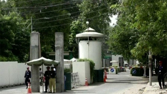 US orders staff out of diplomatic post in Pakistan