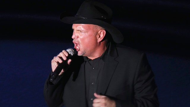 Garth concert demand crashes ticket site