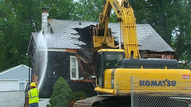 Hurricane Sandy homeowners get chance to rebuild, leave