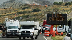 >Hundreds evacuated as houses burn in Utah