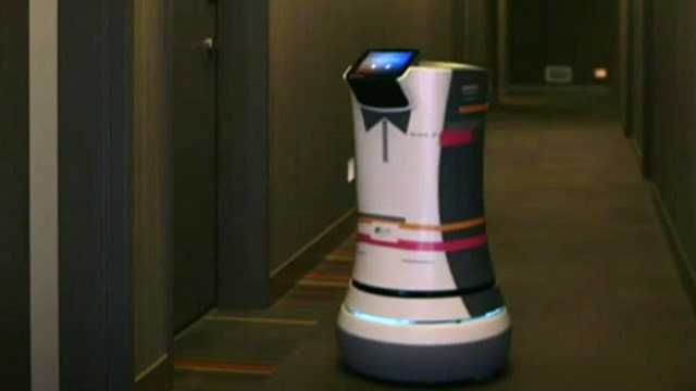 California hotel to begin testing robotic bellhops