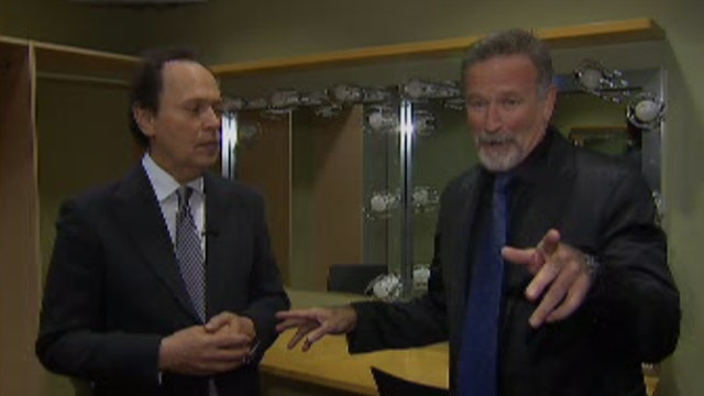 Robin Williams crashes interview with Billy Crystal