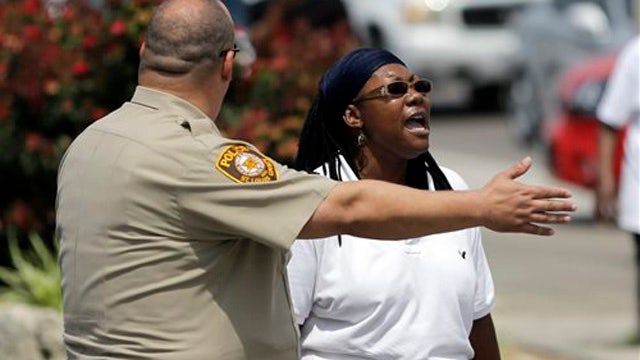 Weighing police handling of Ferguson unrest