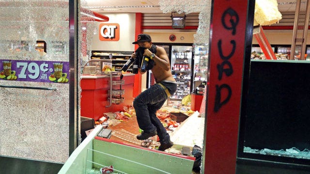 Looters target Ferguson store where robbery took place