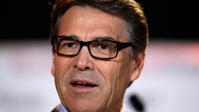 Perry vows to fight abuse of power charges