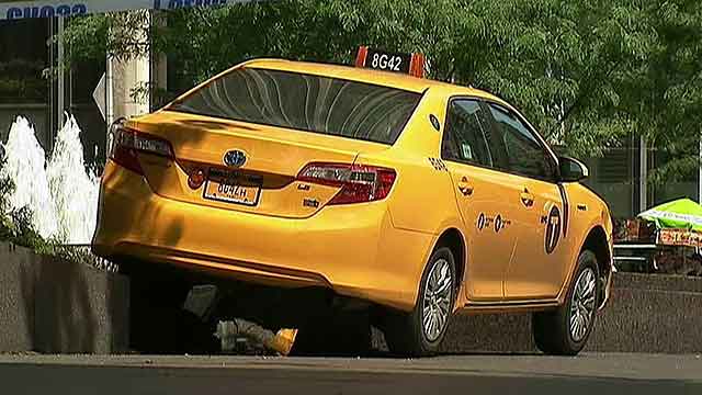 Dr. Oz, plumber help tourist hit by taxi cab