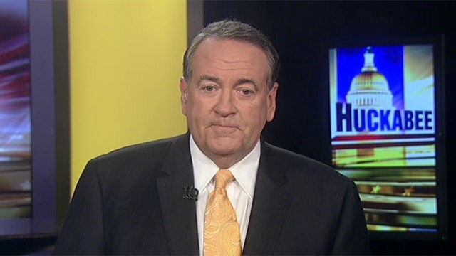 Huckabee: President Obama's 'dangerously doofus policy'