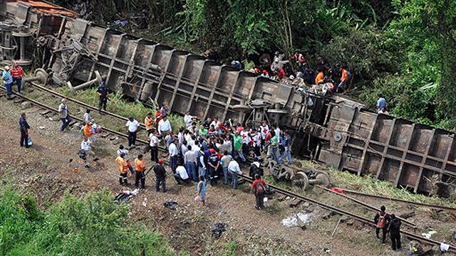 At least 5 killed in Mexican cargo train crash