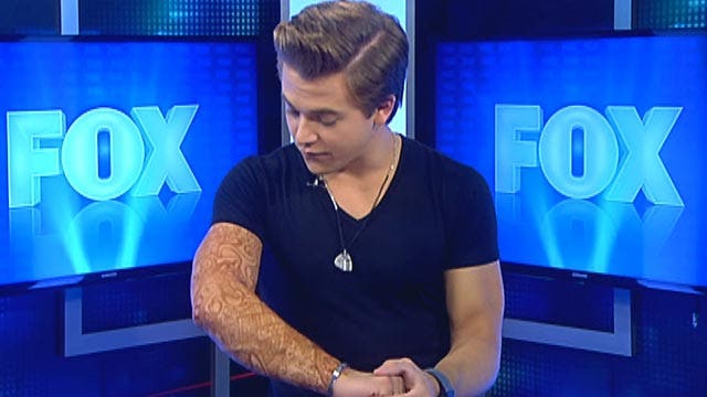 Hunter Hayes gets inked?