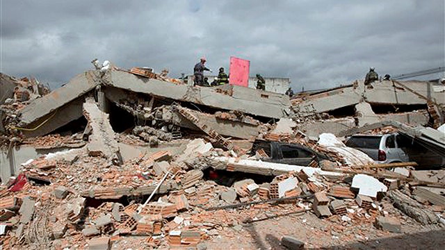 Building collapses in Brazil, kills at least 6