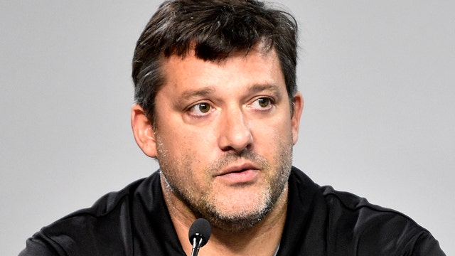 Tony Stewart returns to racing after deadly crash