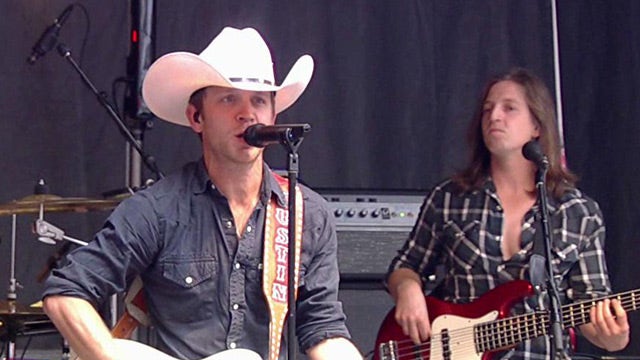 Justin Moore performs 'Point at You'