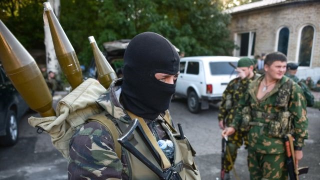 Ukrainian troops losing ground to Russian forces