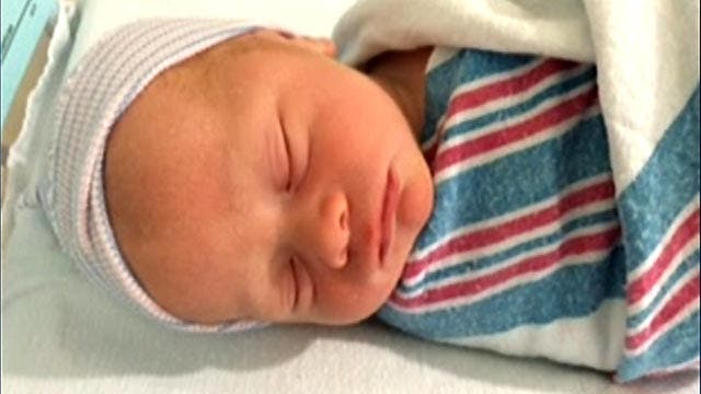 Jenna Lee gives birth to baby boy