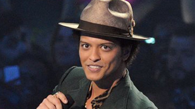 Hollywood Nation: Bruno books the Bowl
