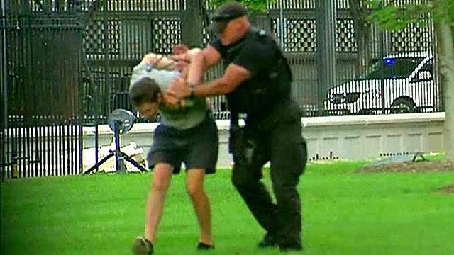 Secret Service confronts man who jumped White House fence