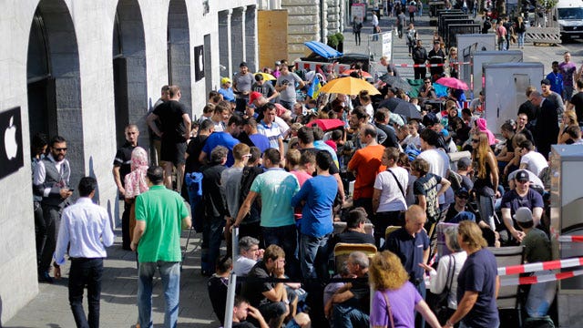 iPhone 6 release leads to long lines at stores