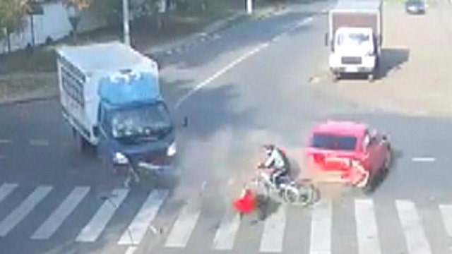 Is this the world's luckiest bicyclist?