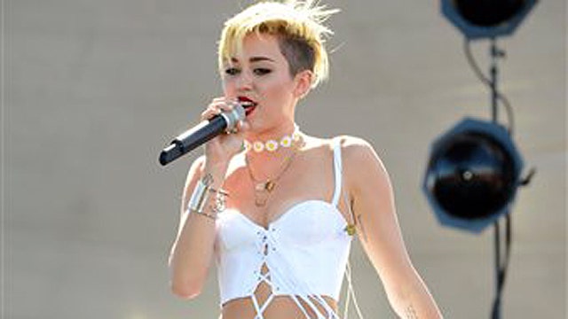 Howie says media enabling Miley Cyrus