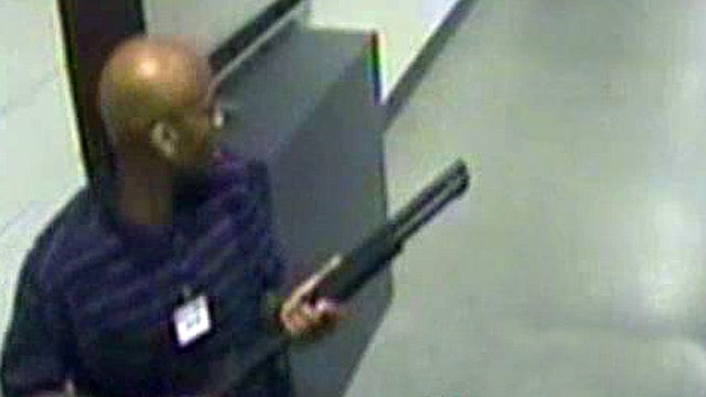 Chilling video of Navy Yard shooter released by FBI