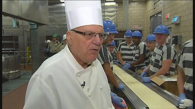 Sheriff Joe Arpaio Makes Prisoners Go Vegetarian