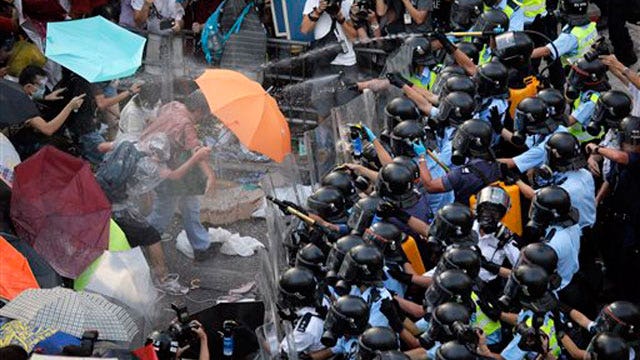 Hong Kong protesters demand that city leadership step down